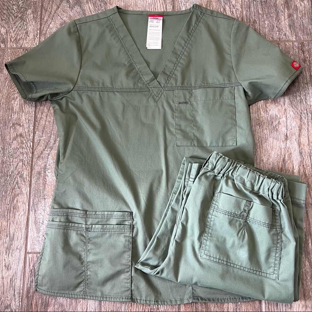 Dickies Womens Green Scrubs Set Size XS